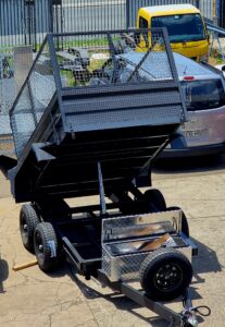 HYDRAULIC TIPPER BOX TRAILER
