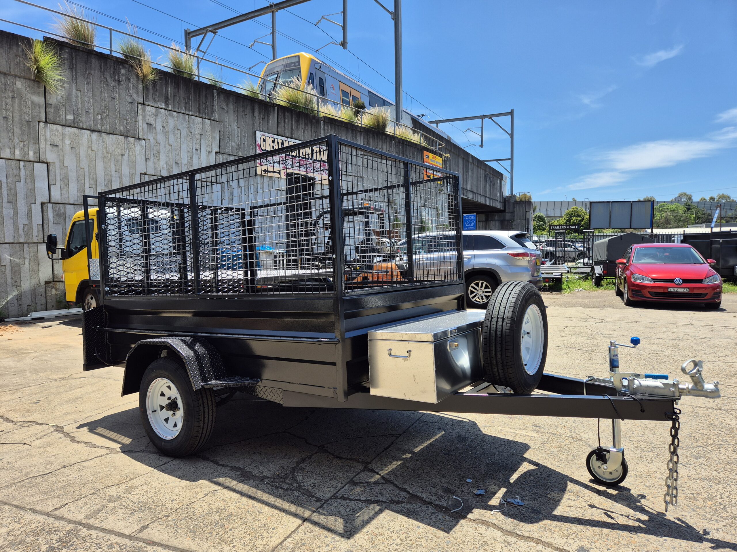 SINGLE AXLE BOX TRAILER